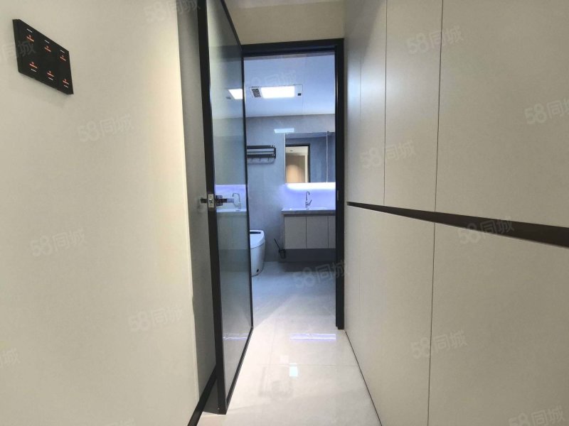 招商兰溪谷4室2厅2卫132㎡南北137万