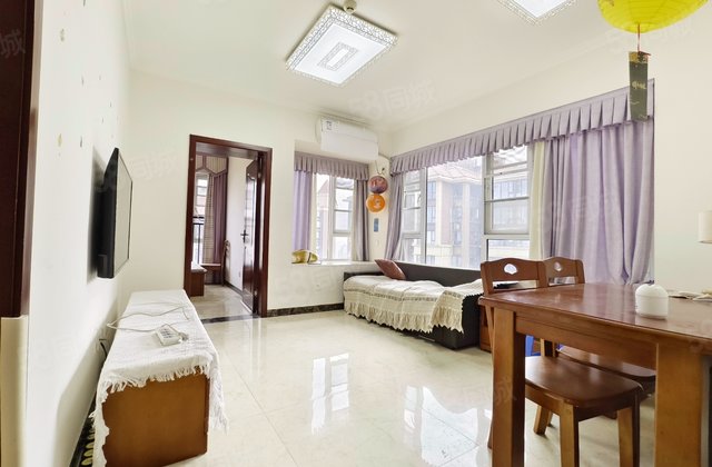 蓝光COCO国际(二期)3室1厅65㎡104万二手房图片