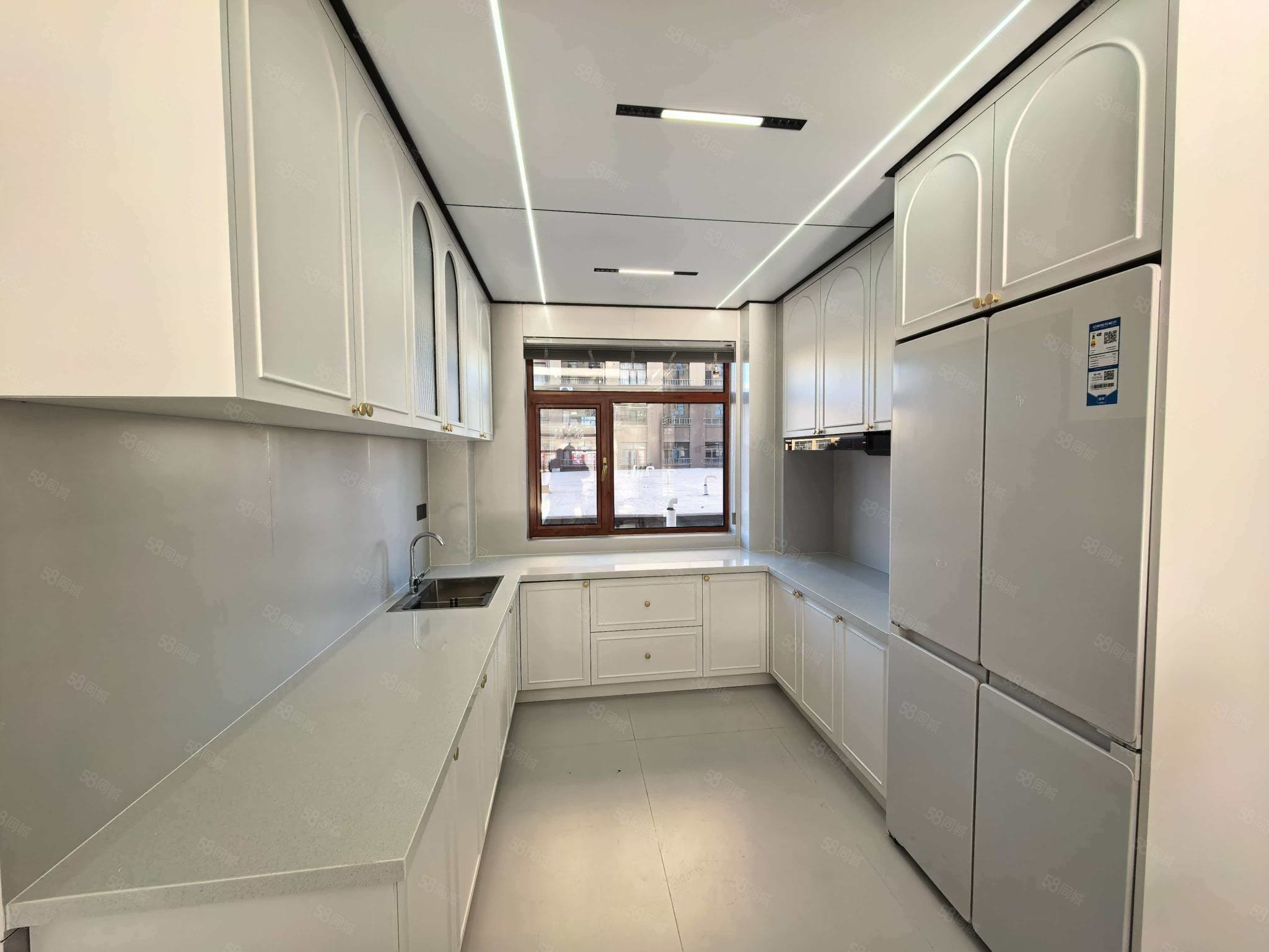 世纪嘉园3室2厅2卫142㎡南北89万