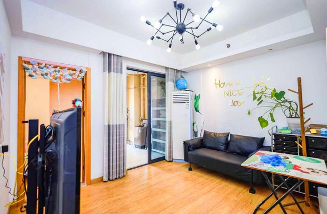 荣泰广场2室2厅68.42㎡48.9万二手房图片