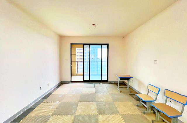 苏宁悦城(A区)3室2厅121.8㎡170万二手房图片