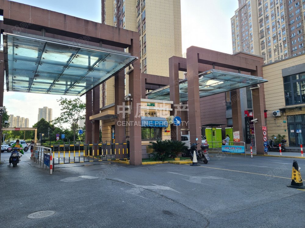 嘉定西11号地铁口 一手动迁 业主急售 南 三房 随时看房,胜悦嘉苑
