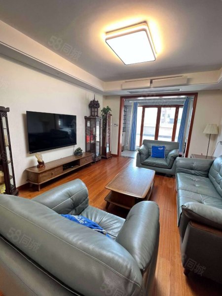 苍梧新华苑3室2厅2卫142.53㎡南北268万