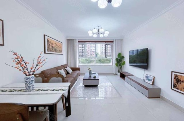 二中旁边书香东郡精装三室两厅免大税带储藏室无遮挡采光