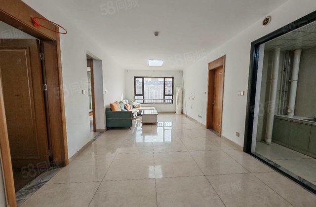 民生1号院 ，三室两厅两卫，带车位，储藏室，免大税，三叶草