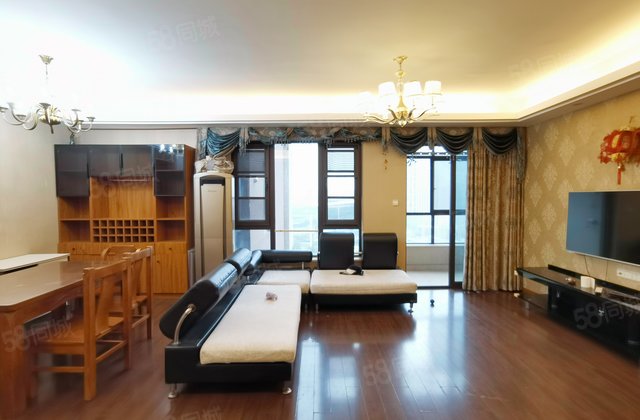 万科美景龙堂3室2厅125.99㎡149万二手房图片