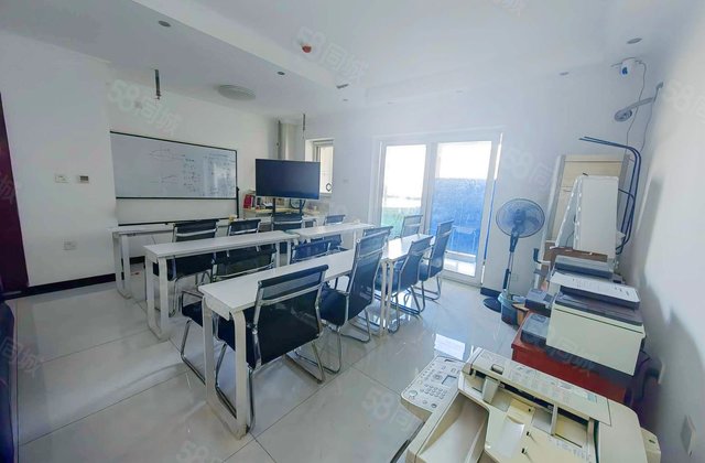 保利金香槟1室0厅65.46㎡60万二手房图片