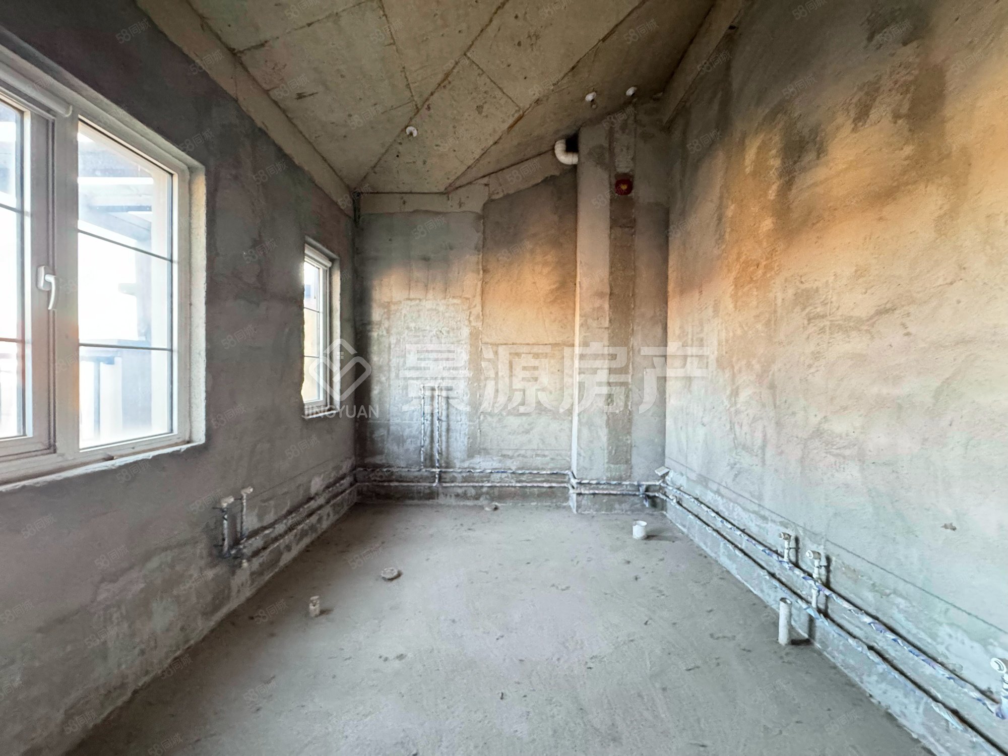 大運河孔雀城(別墅)4室2廳4衛(wèi)216㎡南北138萬