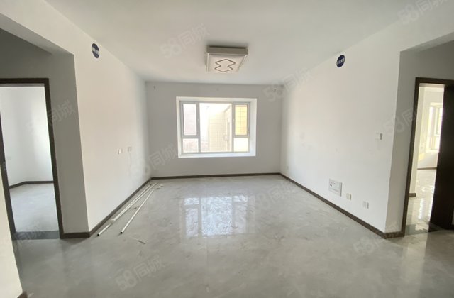 三室双卫 东边户 送车储 新房未住 领秀 理想城 钥匙看房