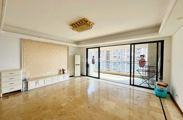 万科缤纷四季(北区)4室2厅186.86㎡300万二手房图片