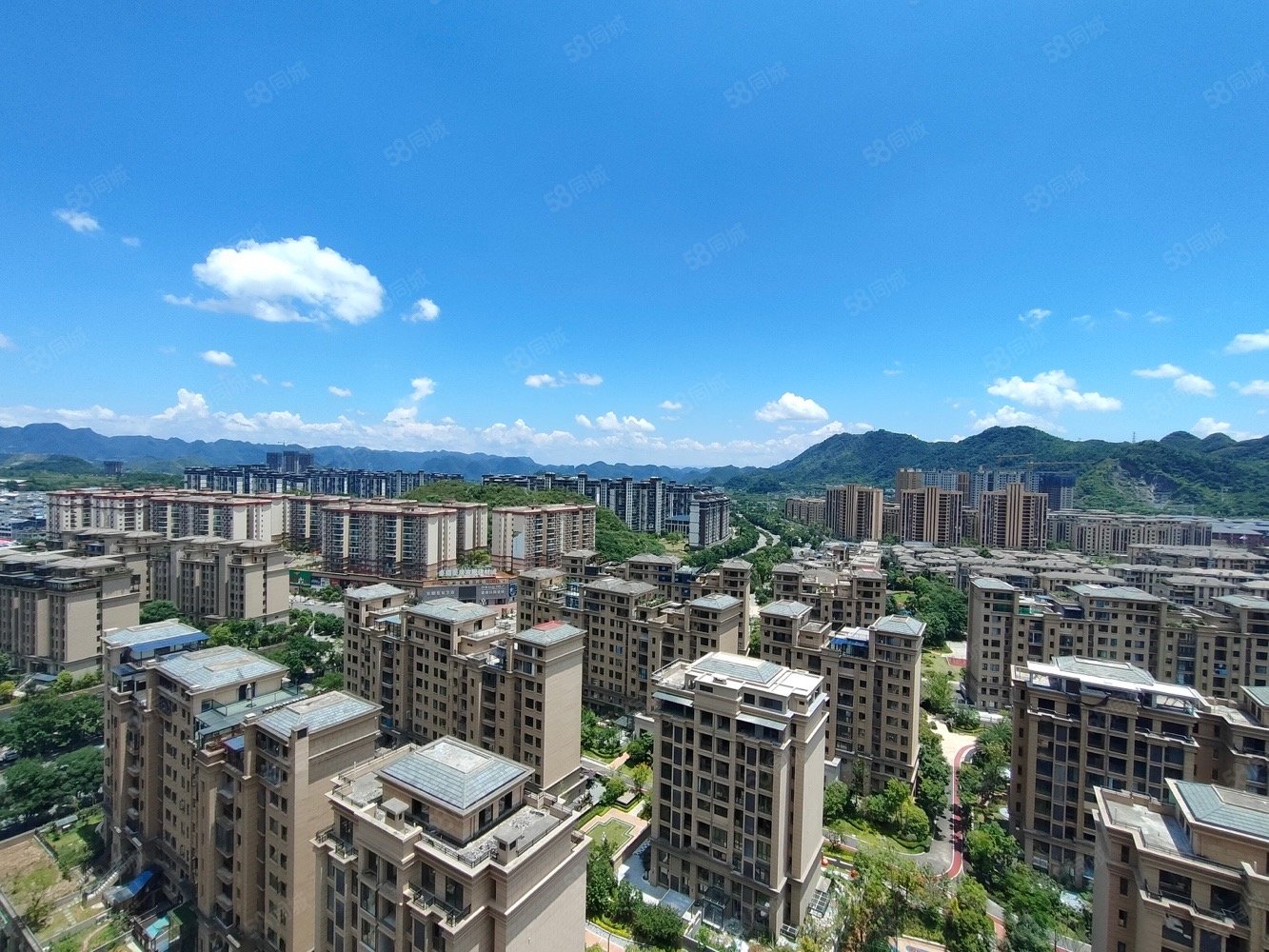 飞洋华府花语庭3室2厅2卫130㎡东69.8万