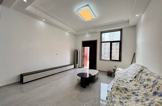 盛世天湖 南北通透 密度低 次新房 正规商品房 精装修