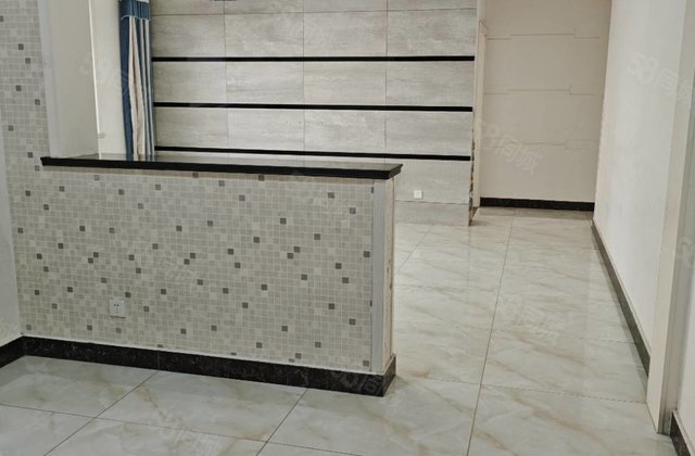 看房议价！！诚心出售，中间楼层，急寻有缘人