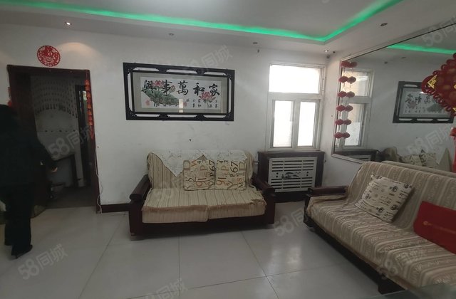 42万 香江南边 育红   市政小区1楼！免大税 先交5万！