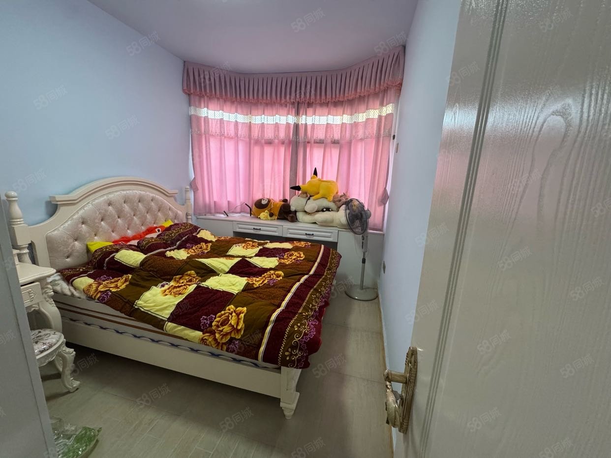 瑞湖家园3室1厅2卫127.47㎡南65万