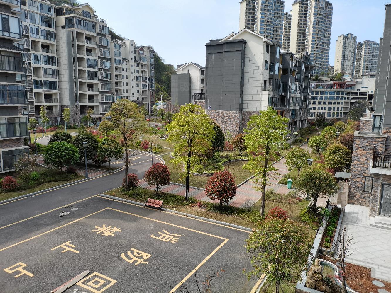 臻龙湾4室2厅2卫121㎡西68万