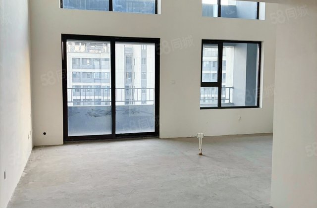 华侨城天鹅堡4室2厅188.28㎡169万二手房图片