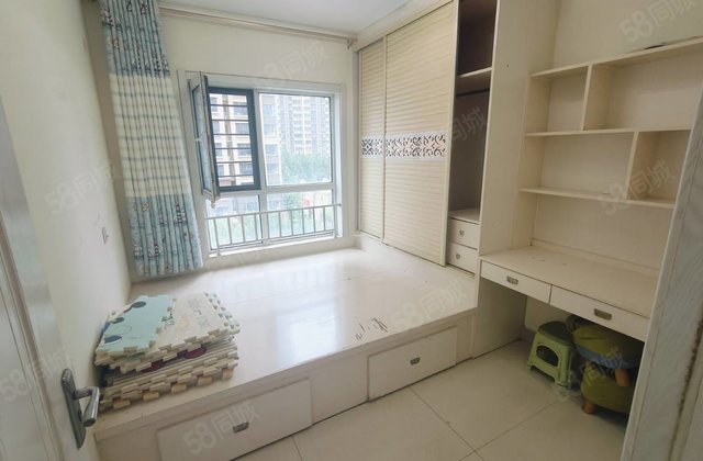 急售 三室两厅两卫 6楼东边户 免大税 低楼层 阿尔卡迪亚