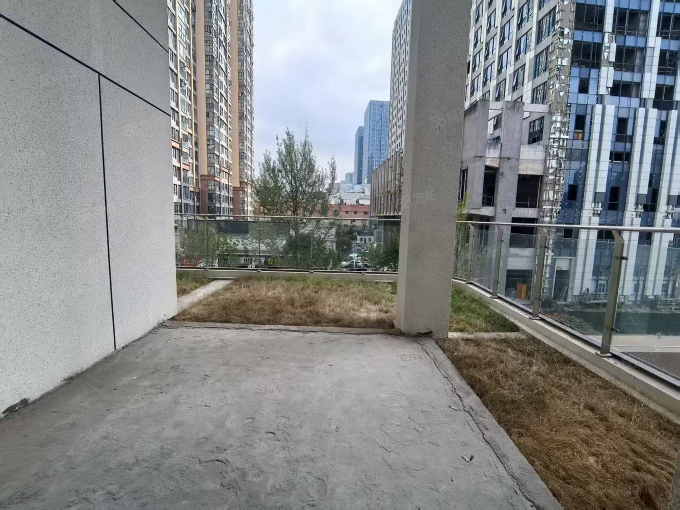 国瑞麓林府4室2厅3卫143㎡南北139.9万