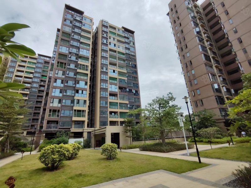 兴围华府3室2厅2卫79㎡西南416万