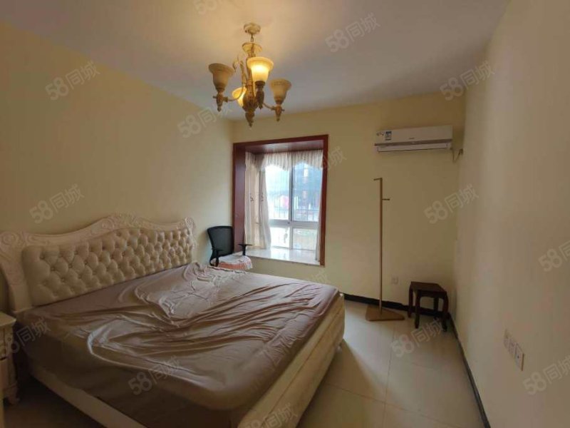 荣昌格林晴天3室2厅2卫117.45㎡南北85万