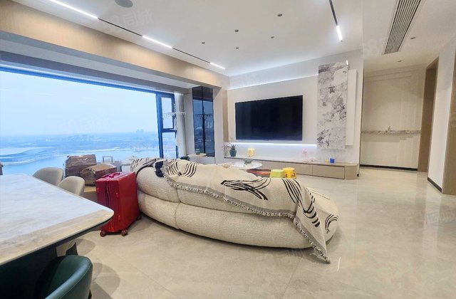 菁蓉滨湖湾清澜府4室2厅145㎡175万二手房图片