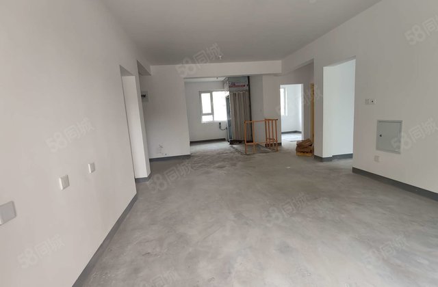 江北水镇小洋房！总高6层，一梯两户元宝户型，带院子带下沉