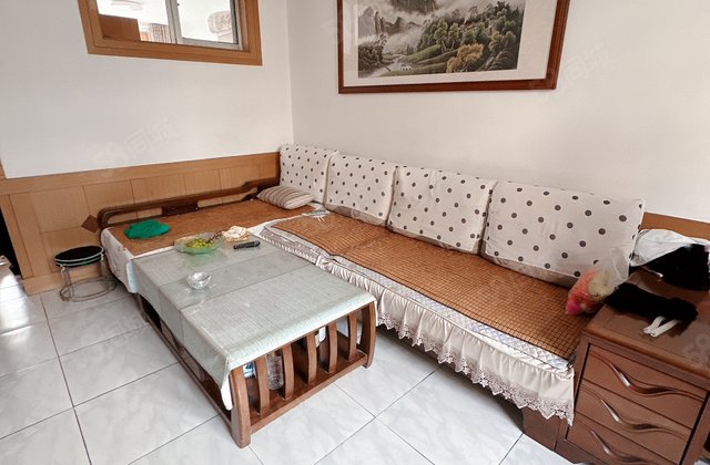 文轩 八中对过 单位家属院 好楼层 三居 停车方便