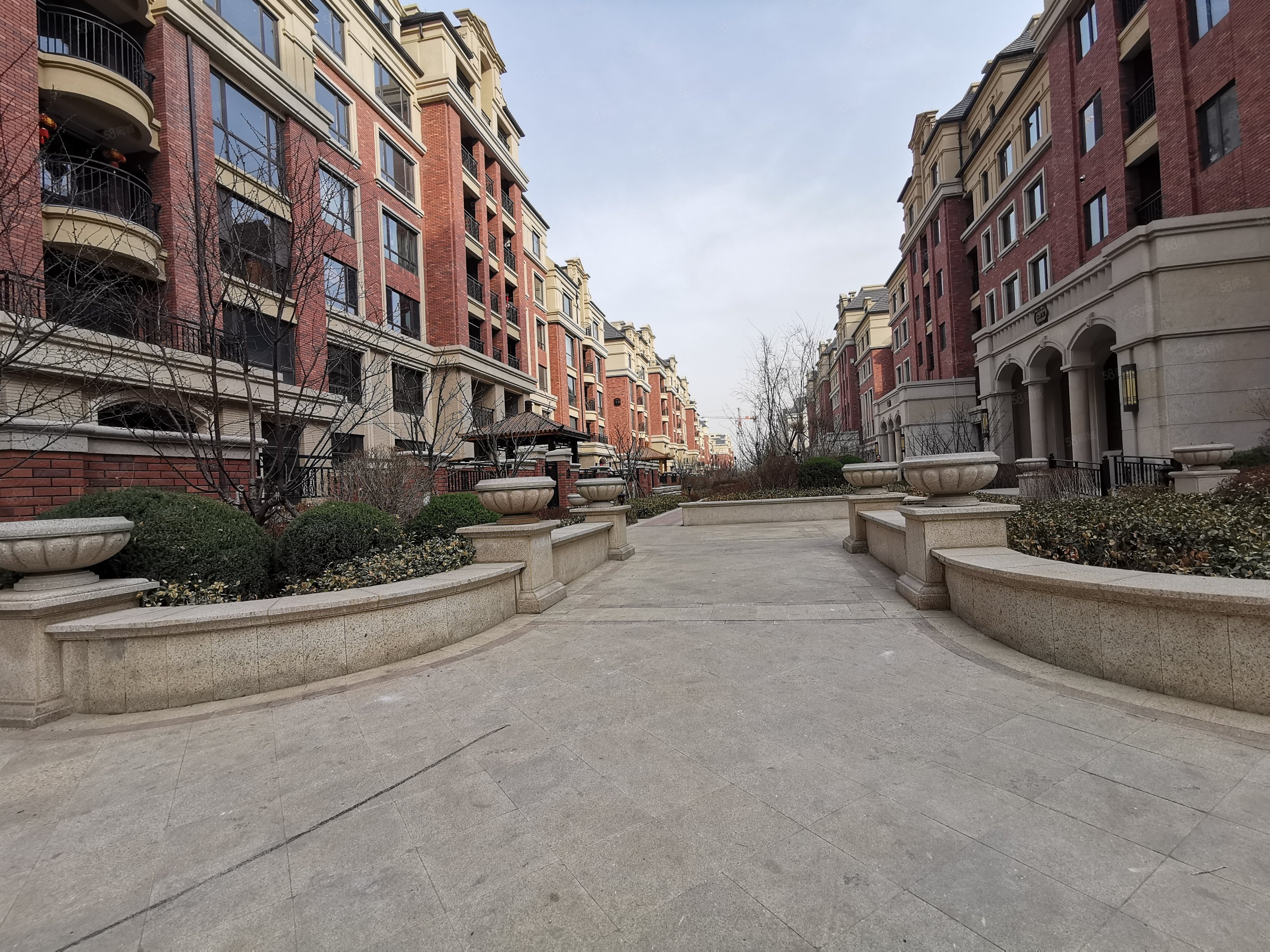 帝景豪园南北通透精装修电梯房108平2室2厅居家