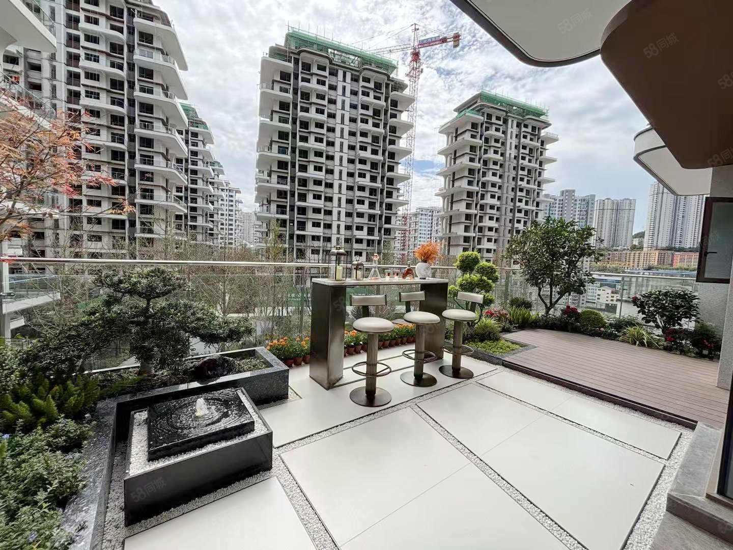 国瑞麓林府4室2厅3卫143㎡南北104万