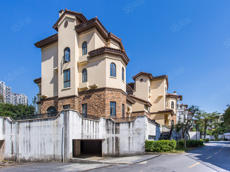 西区豪装别墅 上下四层 带酒窖及ktv影音室 带地下车库