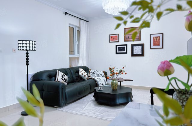 公园 豆营精装三居室100平83.6万