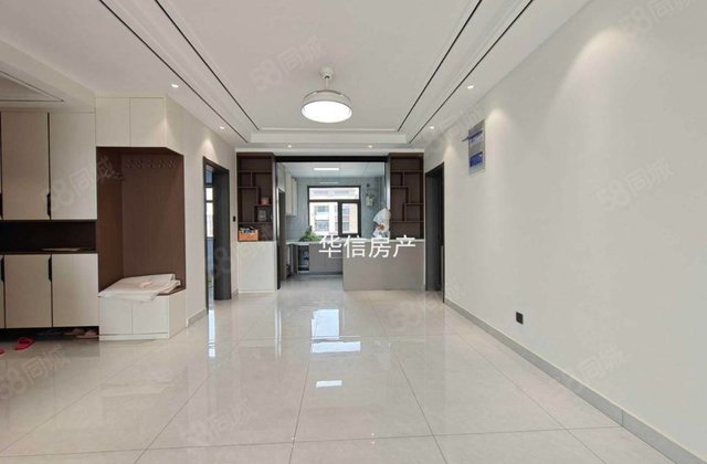 市中心好位置，精装四室，总高18，带车位储藏室，次新小区