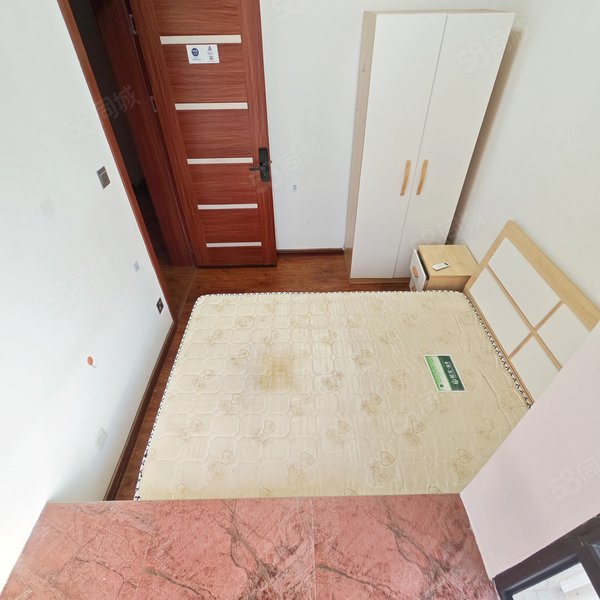 合租｜一个月也租，五象总部基地，金源一品小区，次卧招租配套齐全