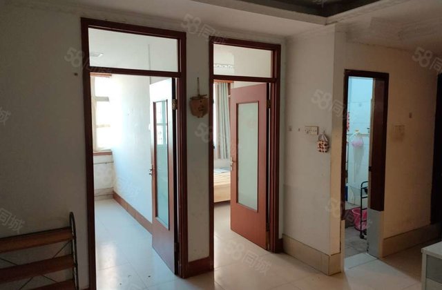 老文轩 45万 48平 多层3楼 两室 免大税 小区停车方便