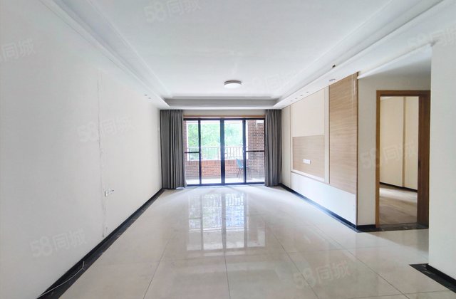 中德英伦联邦(C区)4室2厅131.89㎡203万二手房图片