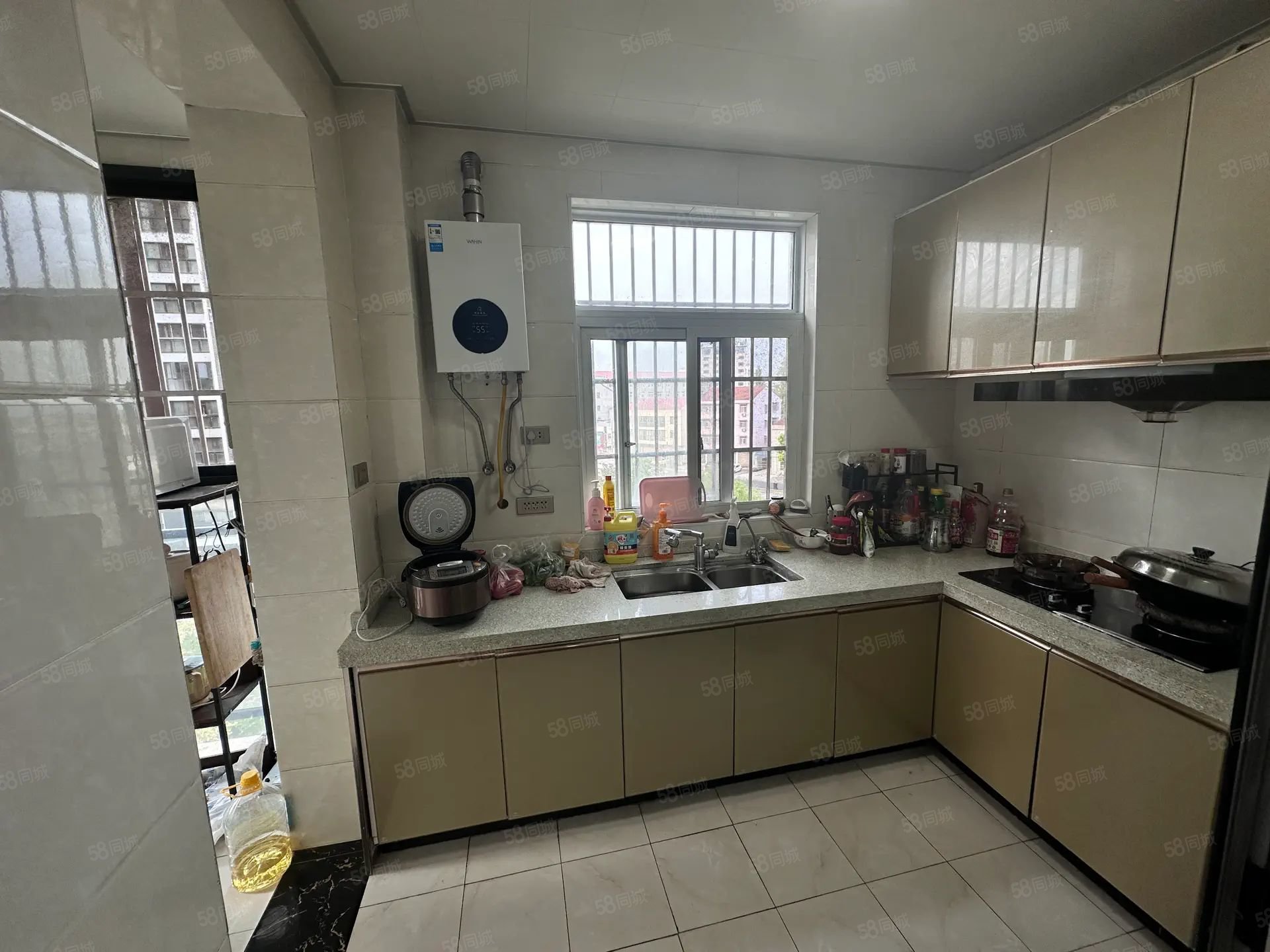 盛世东城4室2厅2卫140㎡南北59.9万