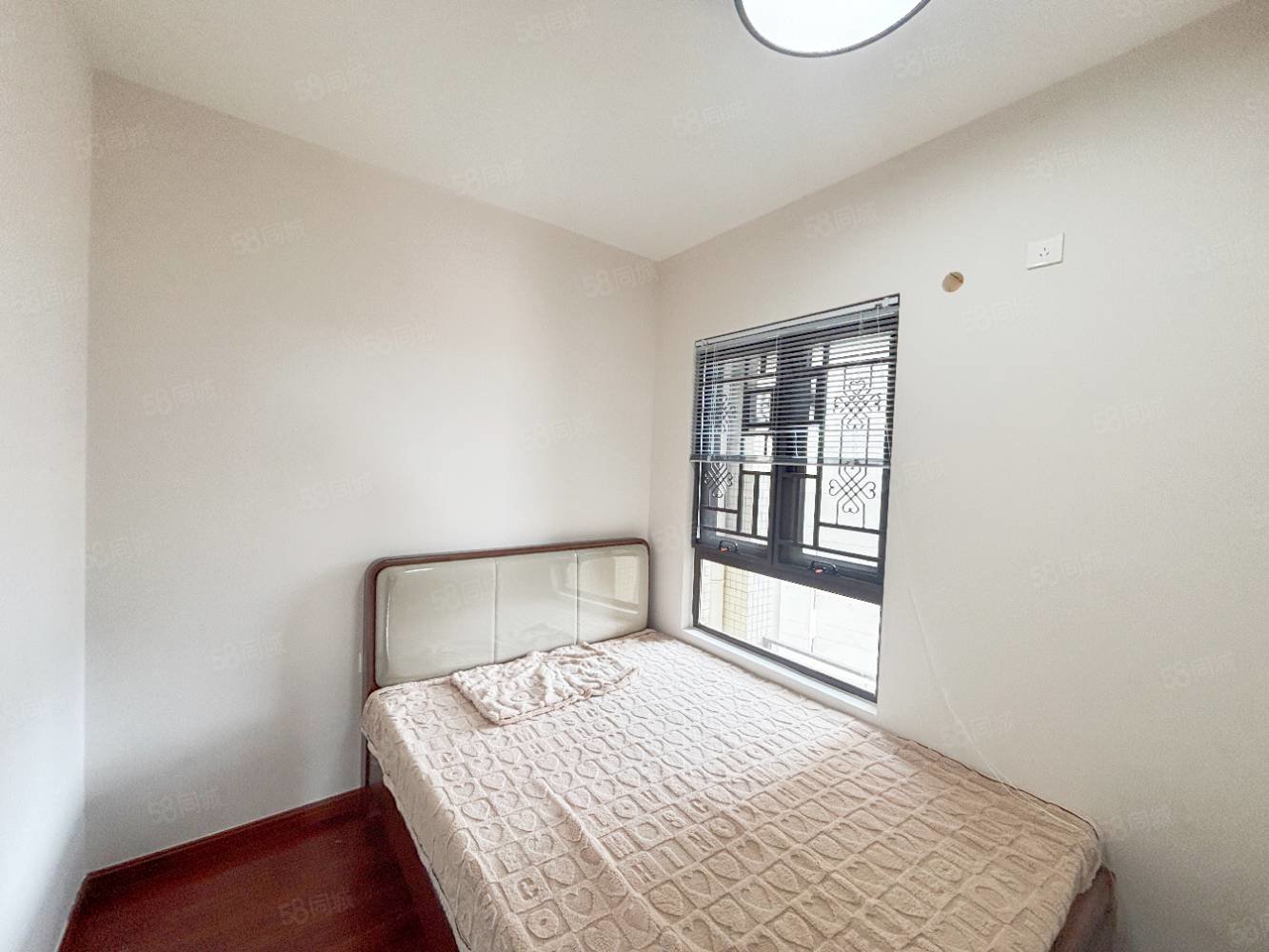 保利大都会3室2厅2卫100㎡南北67万