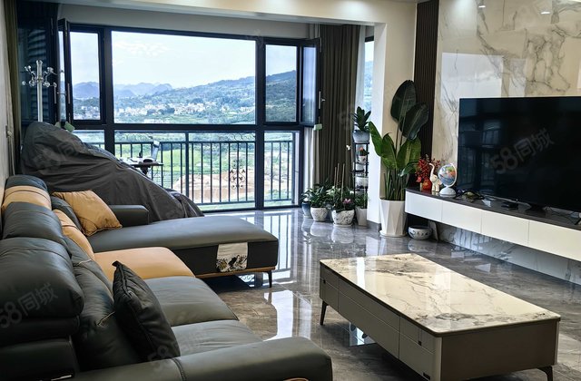 文山世纪名苑4室2厅150.18㎡82.8万二手房图片