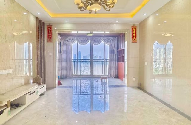 龙光水悦云天4室2厅142.12㎡123万二手房图片