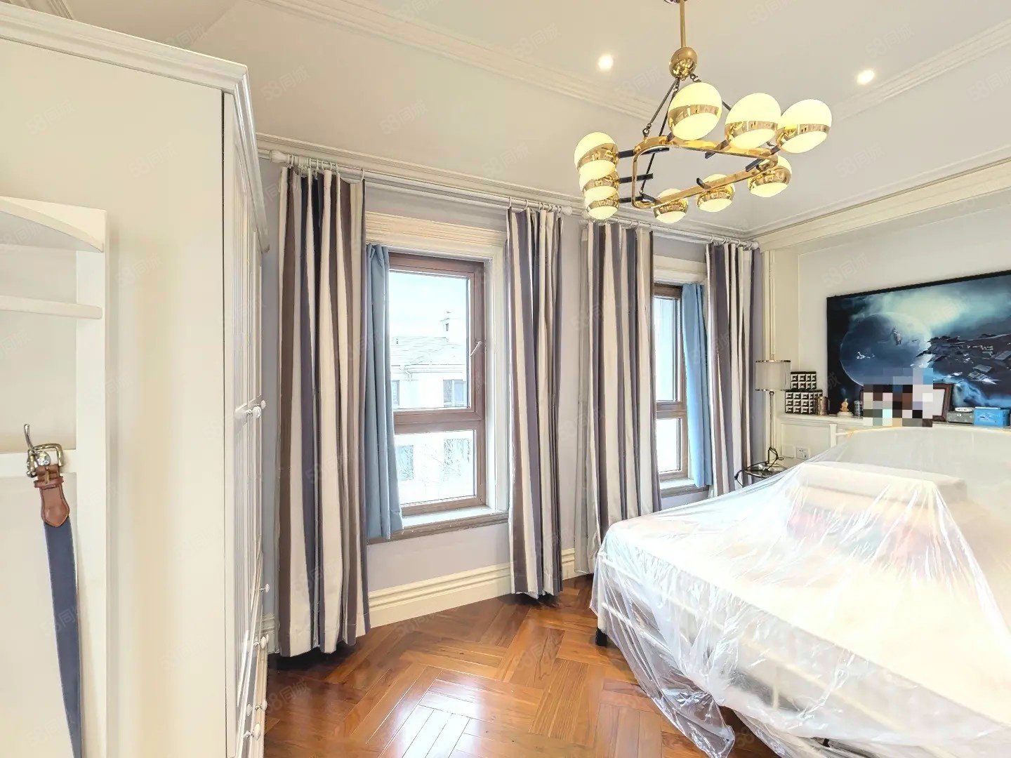 融創(chuàng)千章墅3室2廳3衛(wèi)225㎡南北998萬