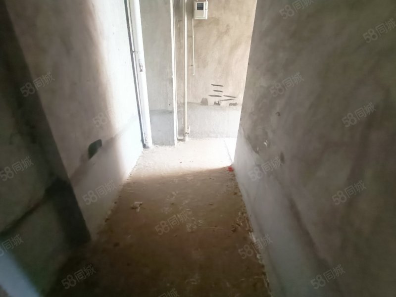 锦绣翰林3室2厅2卫116㎡南北62.8万