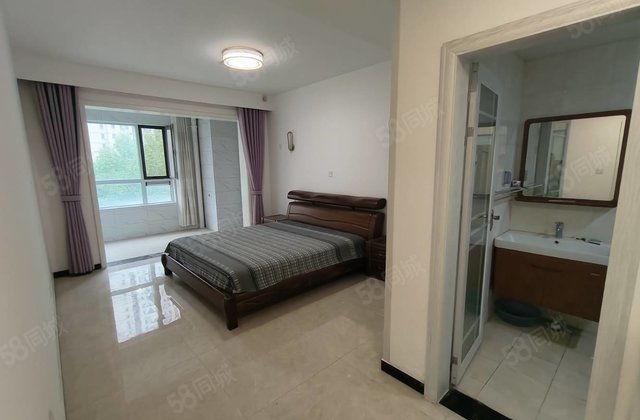 送双车位储。精装3房，双阳台双卫，3室朝阳。昌润莲城南区