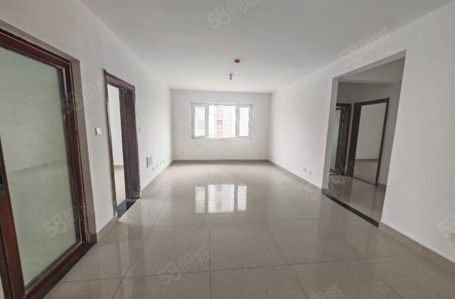 东边户，实验文轩，中间楼层，采光很好，随时看房，送储，急售。