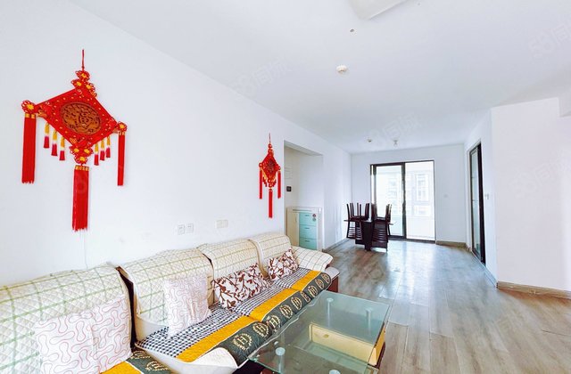 电梯房 129平 精装修 荣盛锦绣学府 看房方便