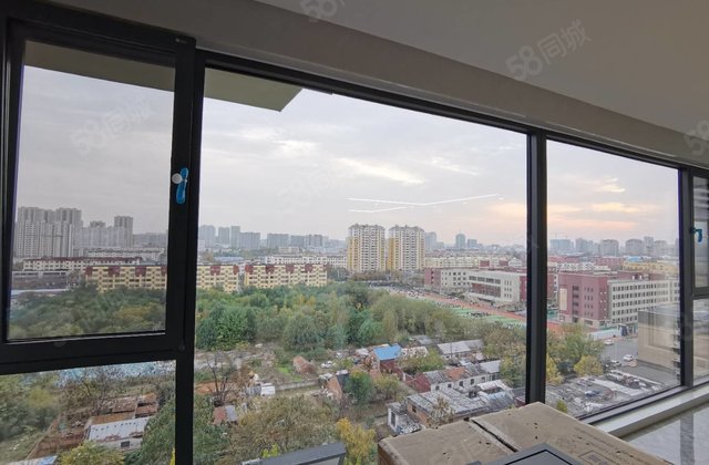 碧桂园云麓九里 精装修 双卫 近医院 中间楼层 交通便利