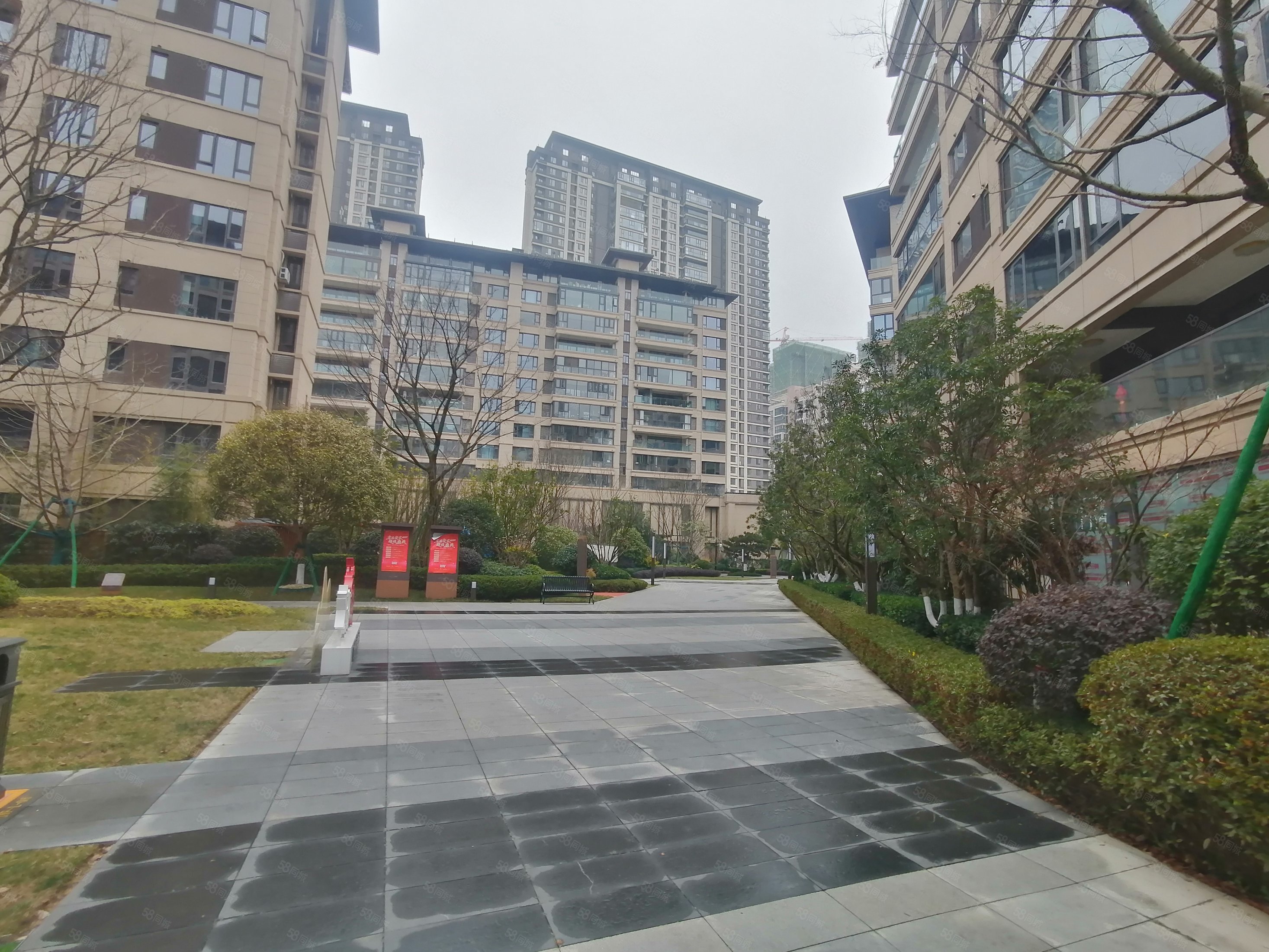 降价啦急售直亏80w观山湖融创九樾府洋房大平层我有钥匙