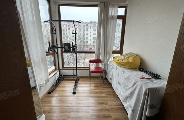 一亩地大院子独栋别墅精装修挑高客厅看房方便