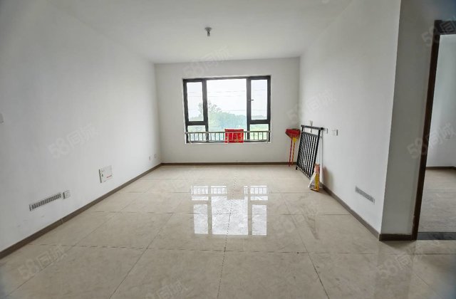 急售，翰林天悦，民生凤凰城边户三室两厅带储免大税可按揭