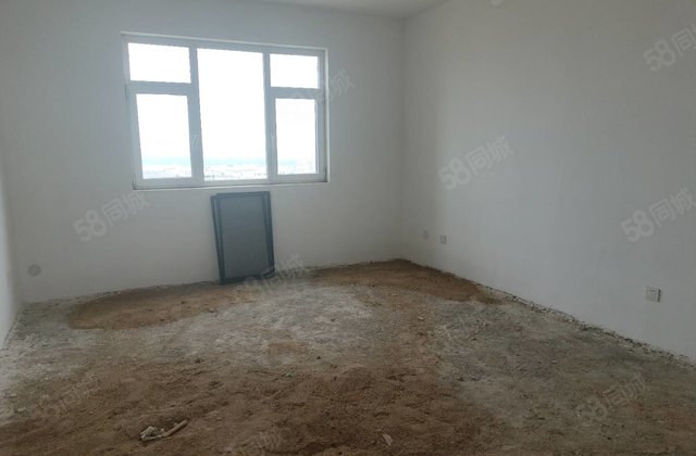 兴华西路电梯三室新房未住带车位储藏室